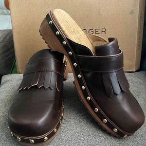 KELSI DAGGER Leather Clogs NEW ❤️